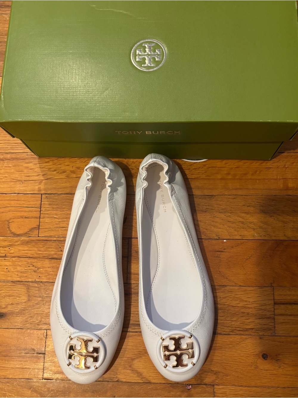 Tory Burch white leather and gold Reva ballet flats 8.5